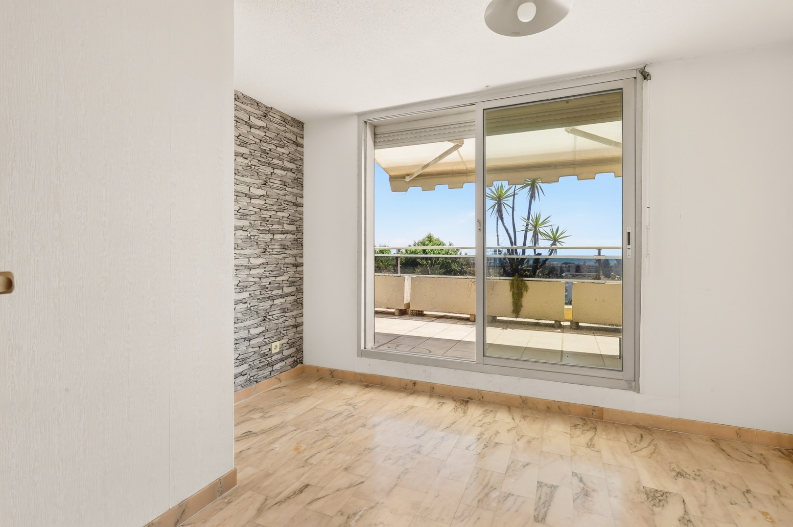 
                                                Vente
                                                 Appartement  - Duplex  - 3 pièces  - 66.0 m²