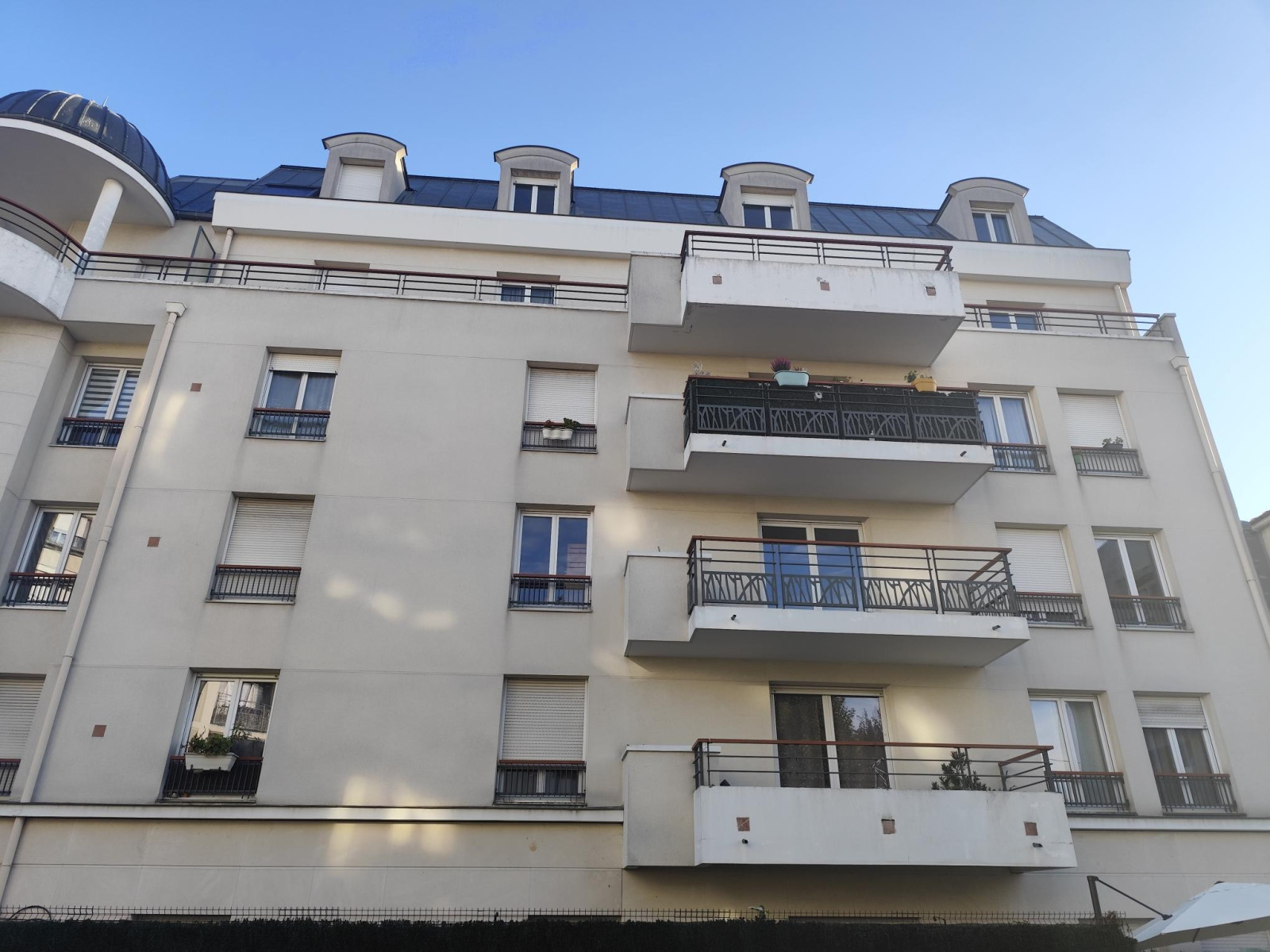 
                                                Vente
                                                 Appartement duplex 4 pièces lumineux refait à neuf