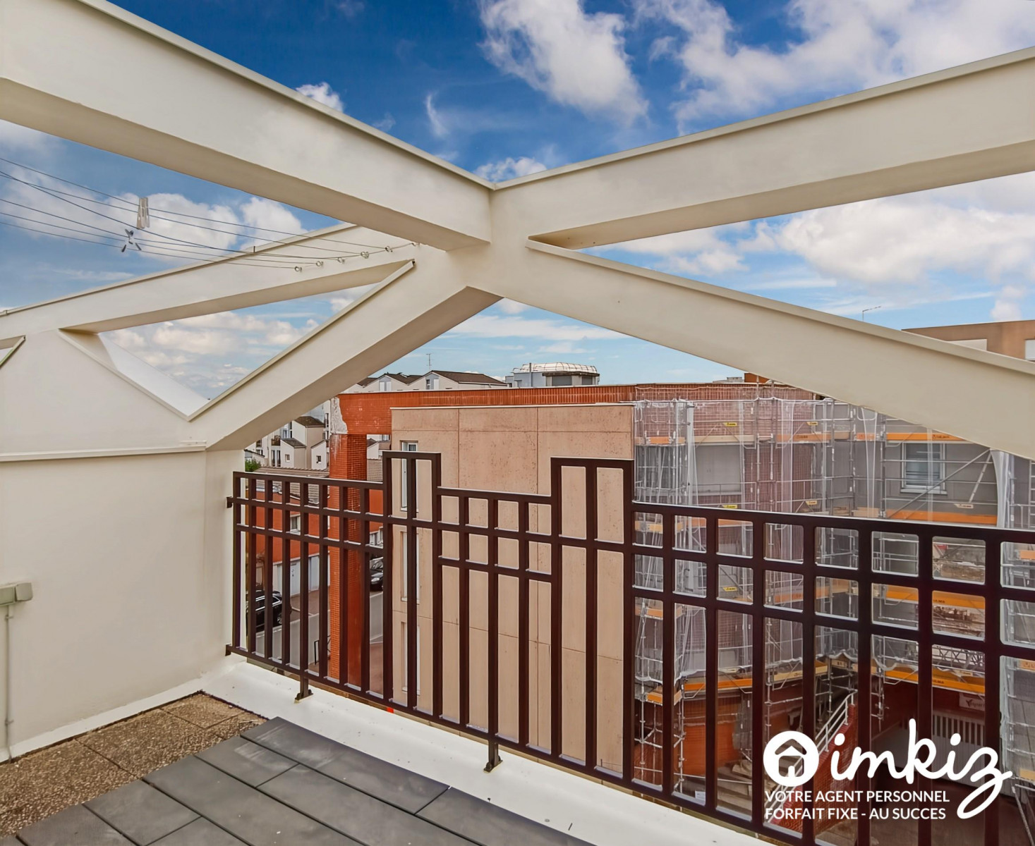 
                                                Vente
                                                 Appartement  duplex 4 pièces terrasse vue forêt