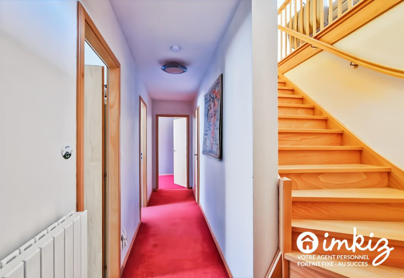 
                                                Vente
                                                 Appartement duplex attique 5P  terrasse 2 garages