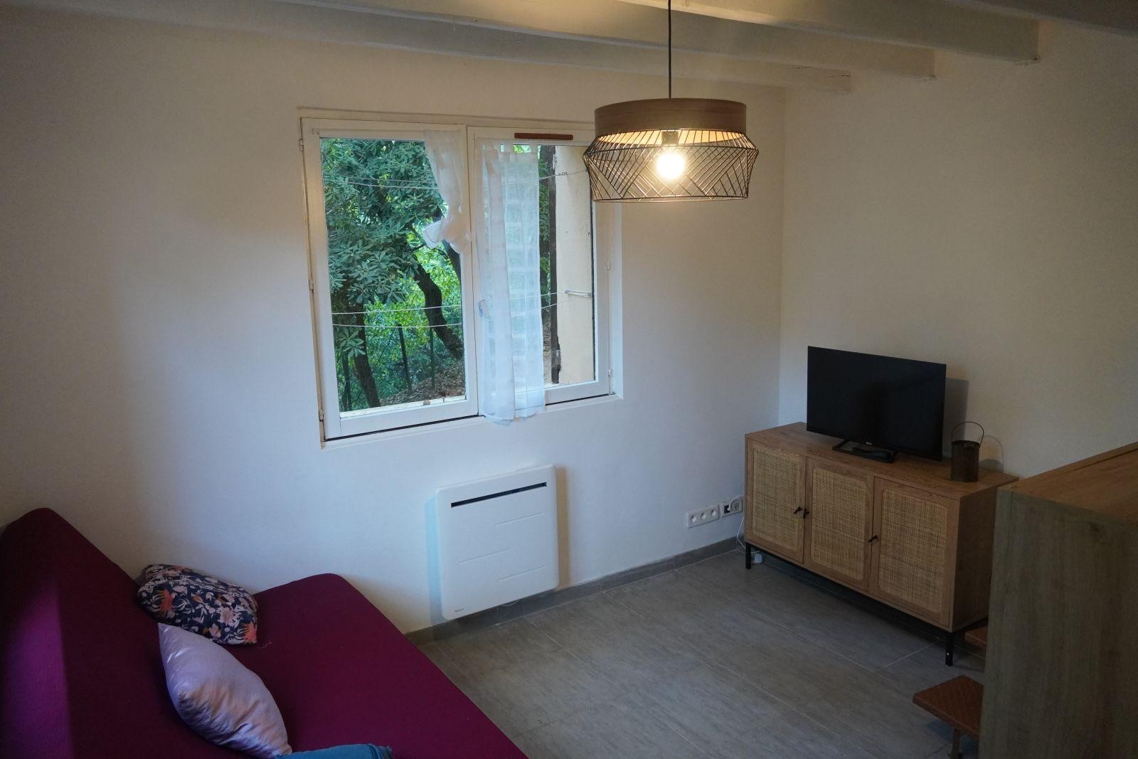 
                                                Location
                                                 Appartement Duplex au calme  à 10 mn de la Ville