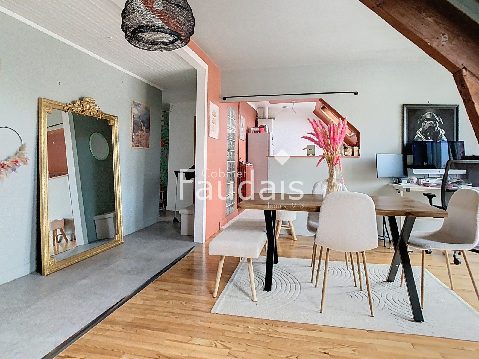 
                                                Vente
                                                 APPARTEMENT DUPLEX AVEC CACHET ET BALCON EN CENTRE VILLE