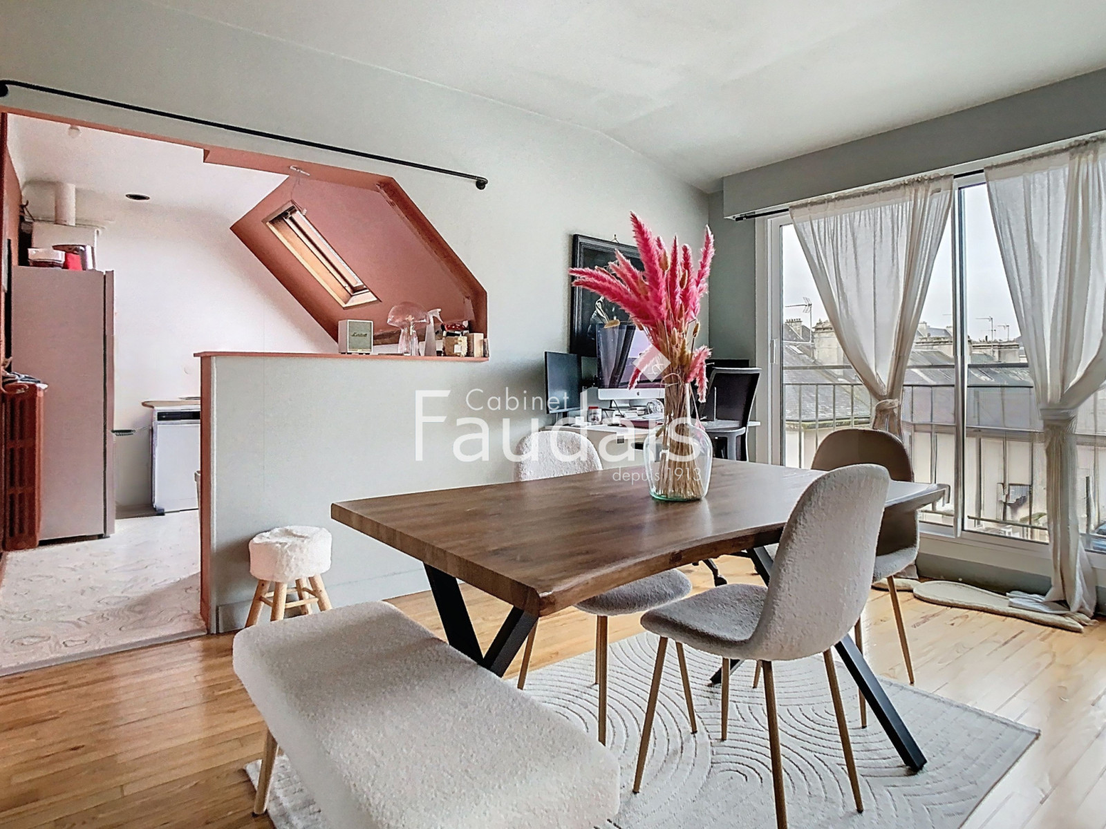 
                                                Vente
                                                 APPARTEMENT DUPLEX AVEC CACHET ET BALCON EN CENTRE VILLE