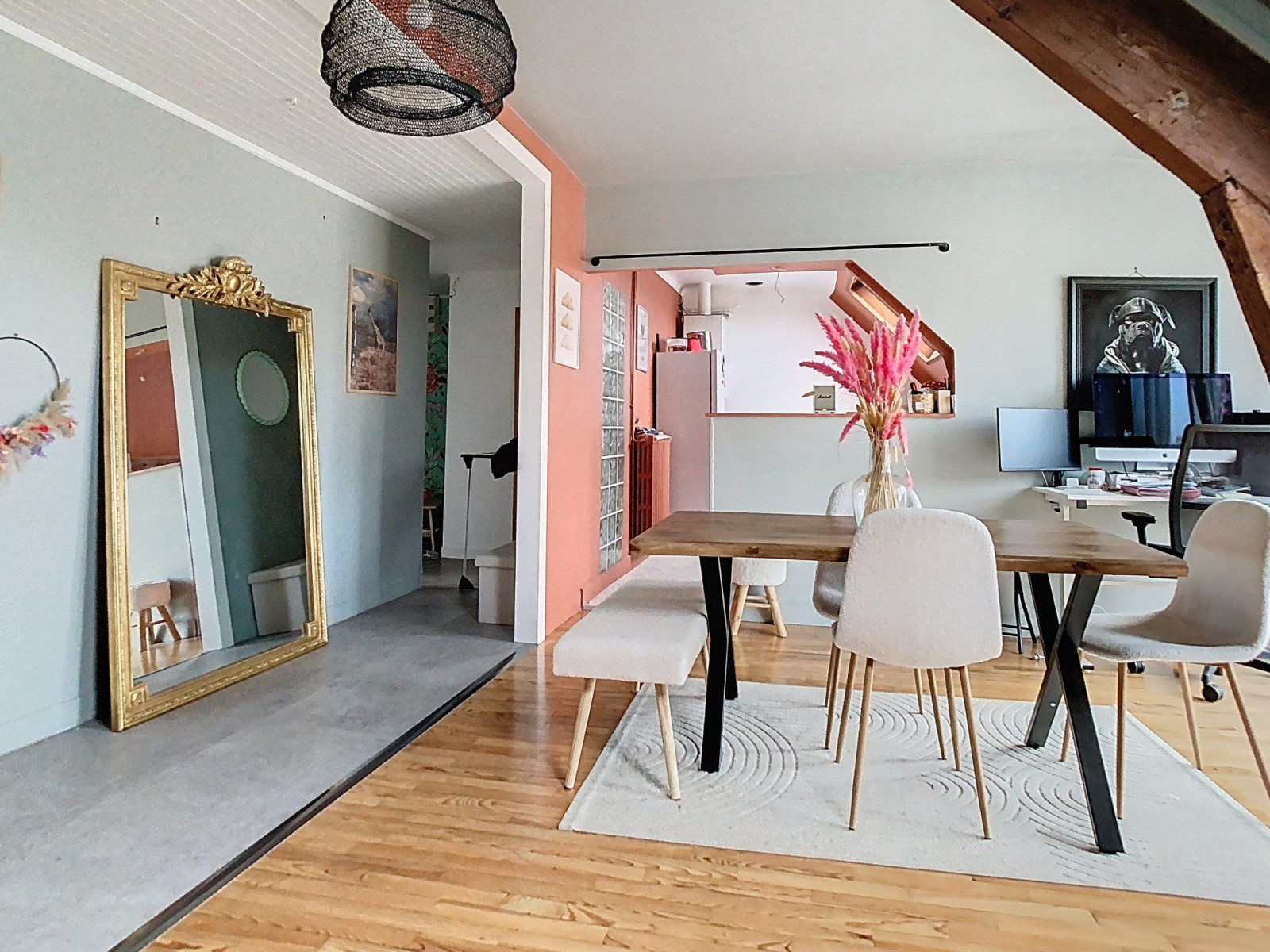 
                                                Vente
                                                 APPARTEMENT DUPLEX AVEC CACHET ET BALCON EN CENTRE VILLE