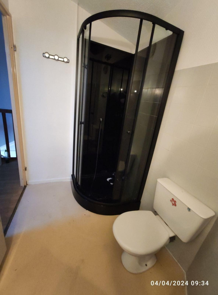 
                                                Location
                                                 Appartement duplex avec garage