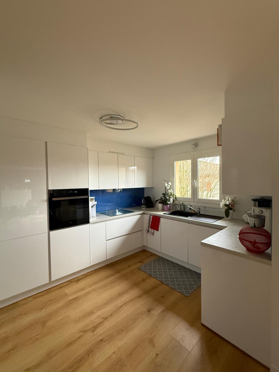 
                                                Location
                                                 Appartement Duplex Gex centre T4/T5