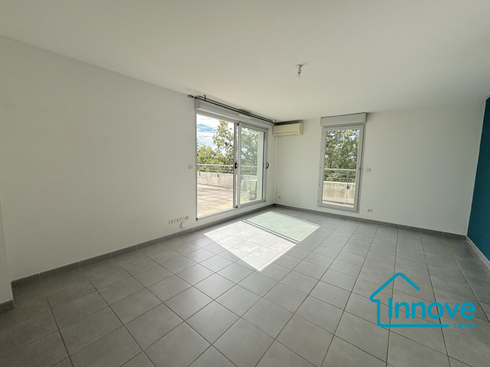 
                                                Vente
                                                 Appartement Duplex lumineux