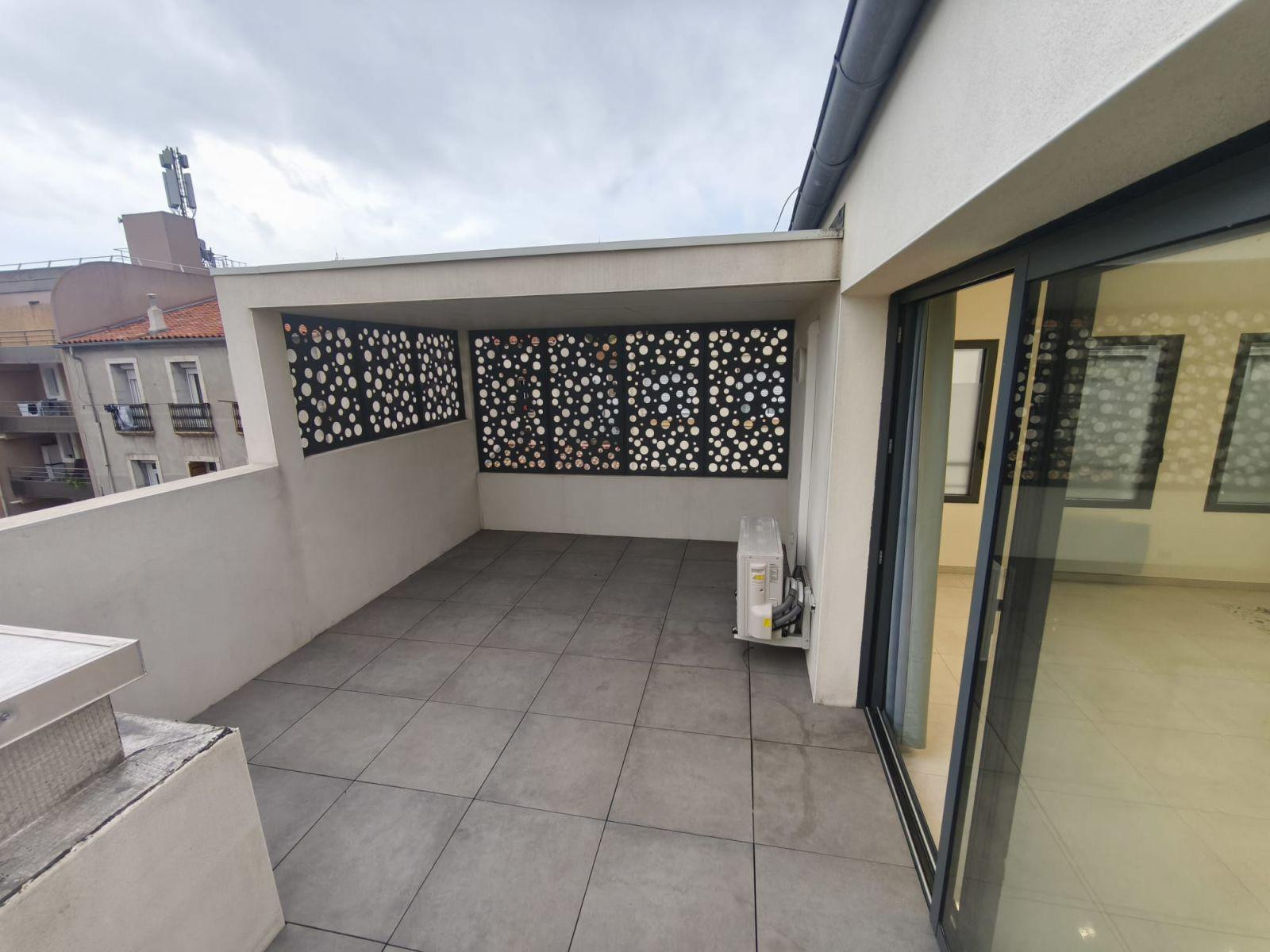 
                                                Location
                                                 Appartement duplex T3 avec grande terrasse