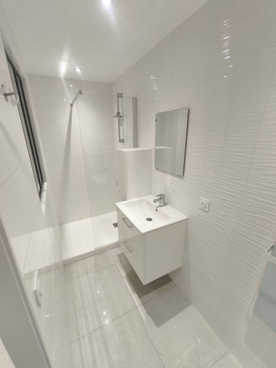 
                                                Location
                                                 Appartement duplex T3 avec grande terrasse