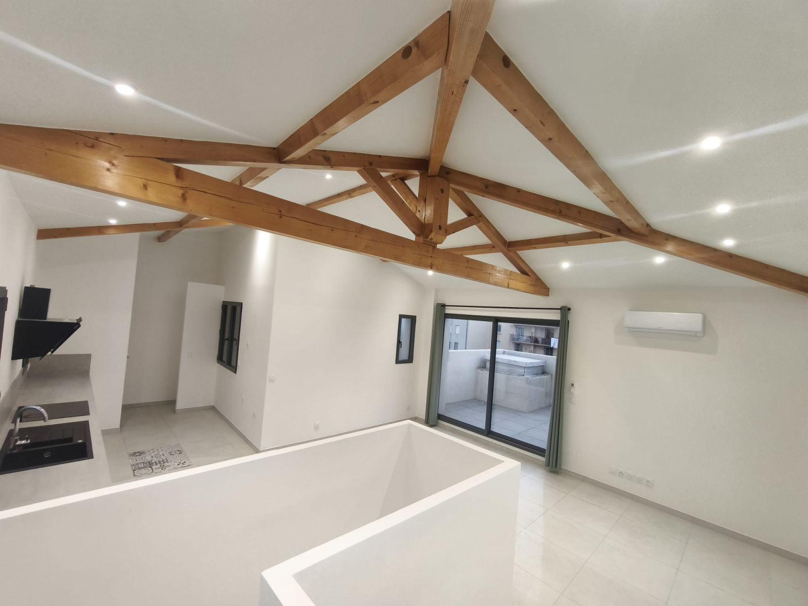 
                                                Location
                                                 Appartement duplex T3 avec grande terrasse