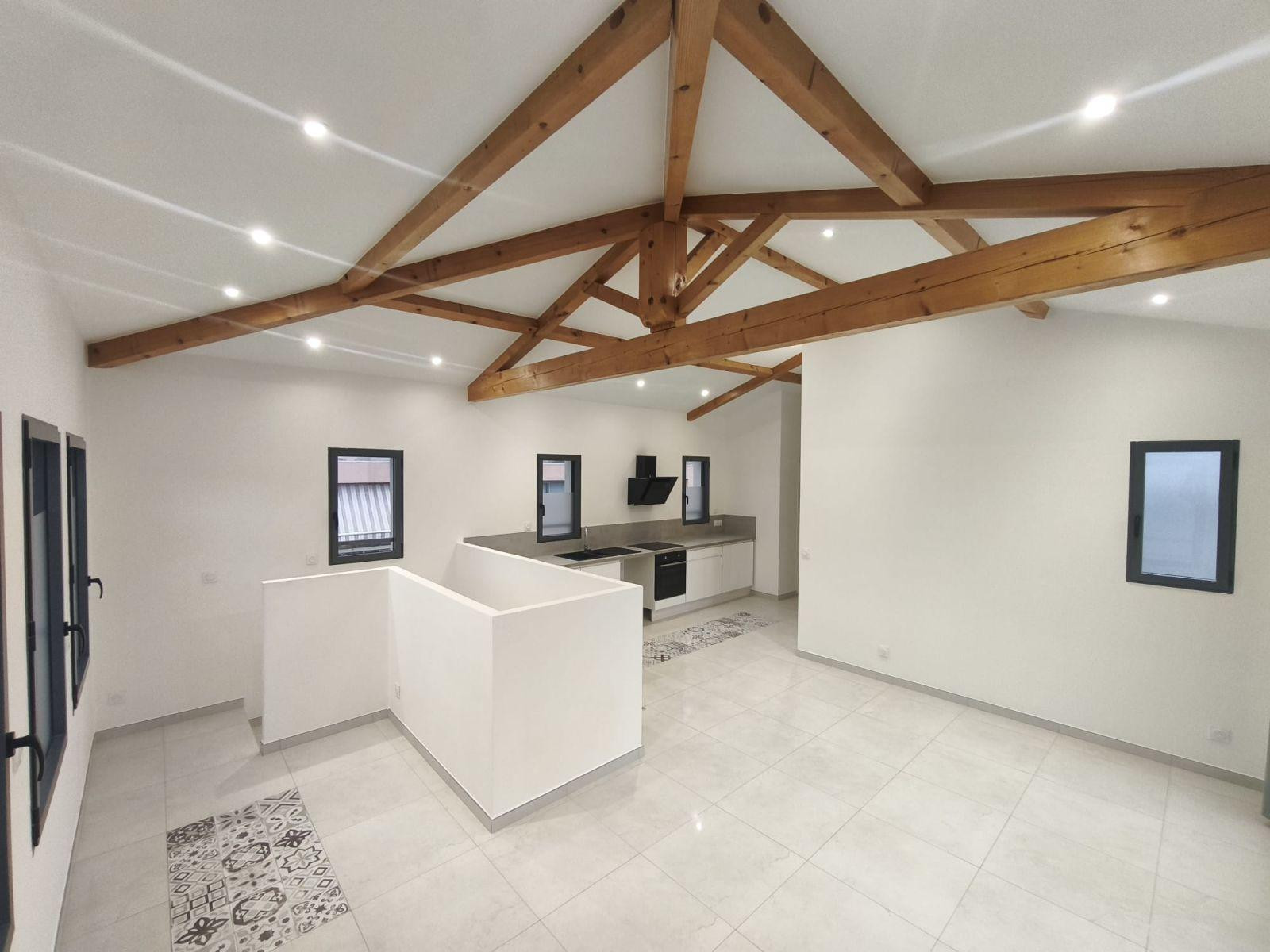
                                                Location
                                                 Appartement duplex T3 avec grande terrasse