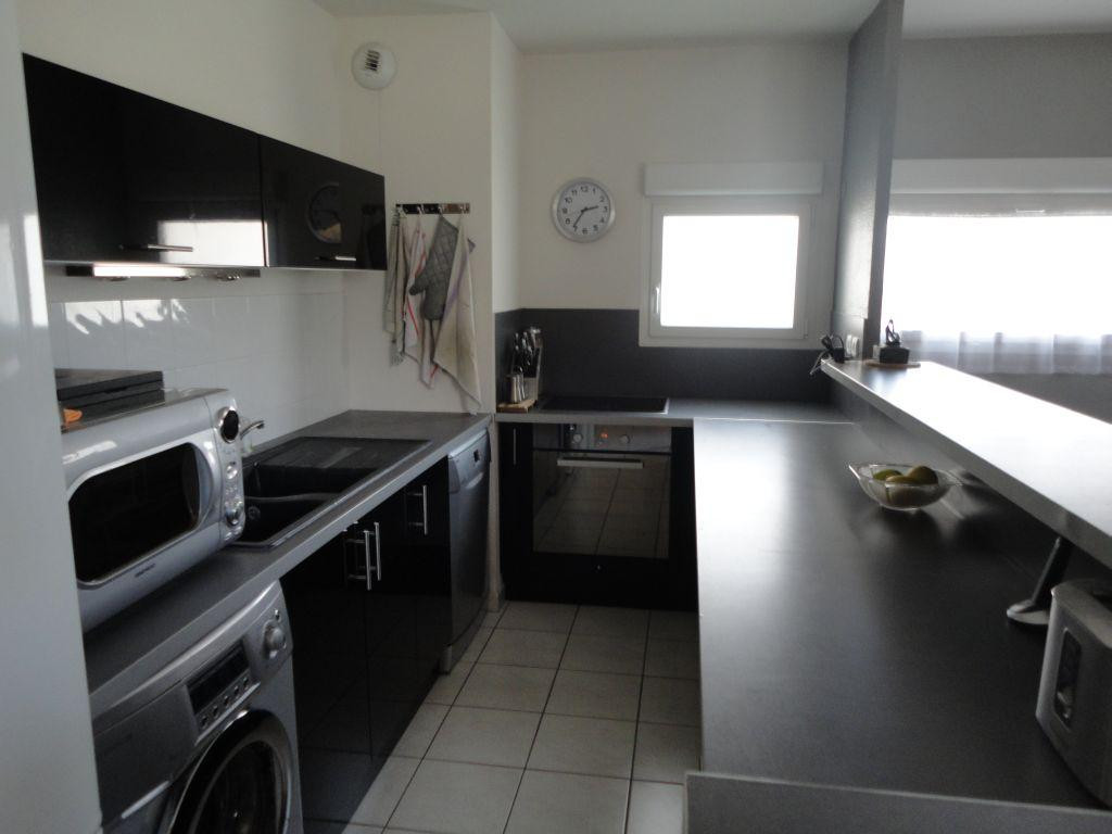 
                                                Location
                                                 Appartement Duplex T3 non meublé à Grenoble