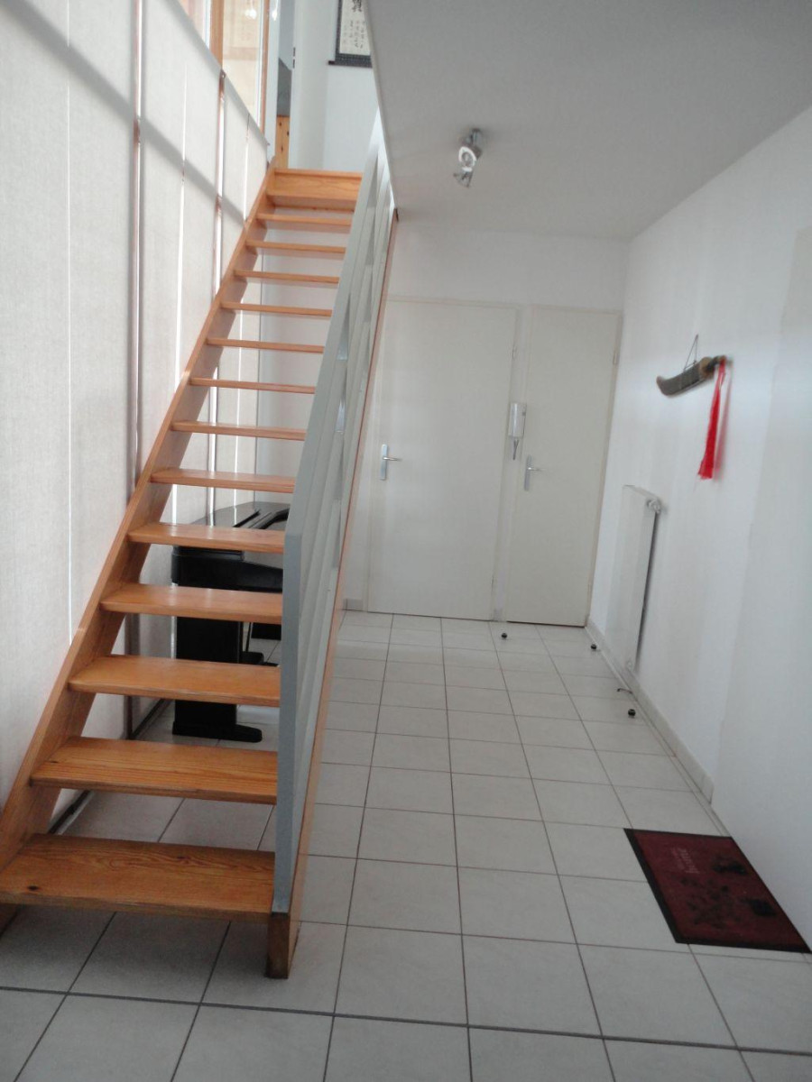 
                                                Location
                                                 Appartement Duplex T3 non meublé à Grenoble