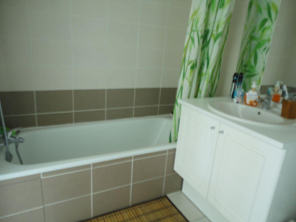 
                                                Location
                                                 Appartement Duplex T3 non meublé à Grenoble