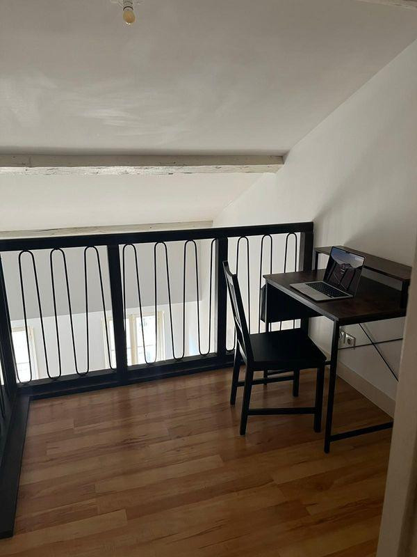 
                                                Location
                                                 Appartement duplex vieux port