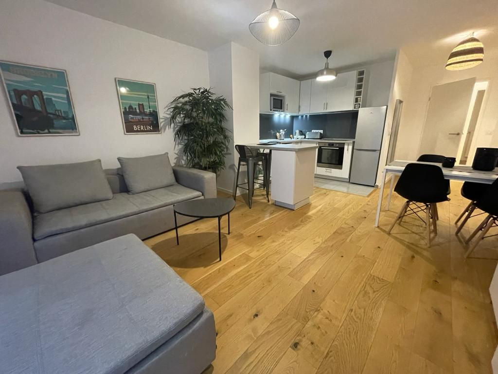 
                                                Colocation
                                                 Appartement en colocation - 1 chambre avec salle d'eau disponible