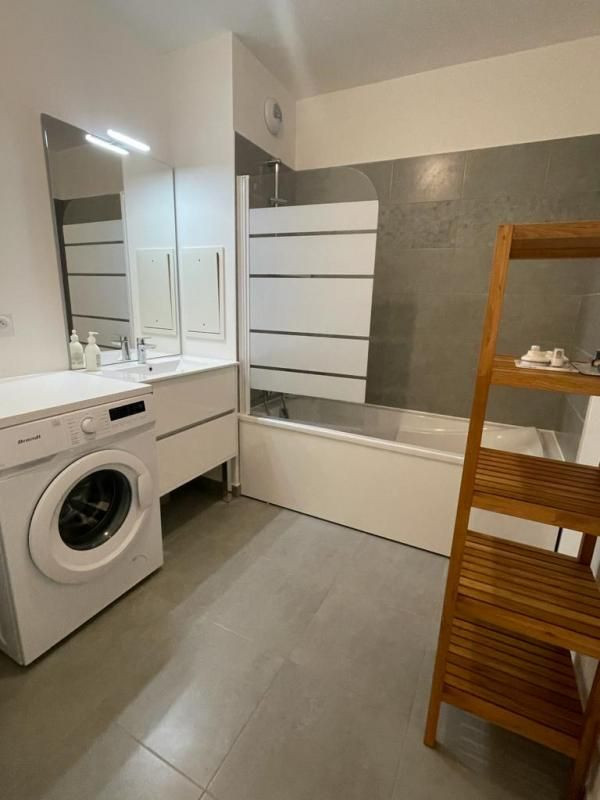 
                                                Colocation
                                                 Appartement en colocation - 1 chambre avec salle d'eau disponible