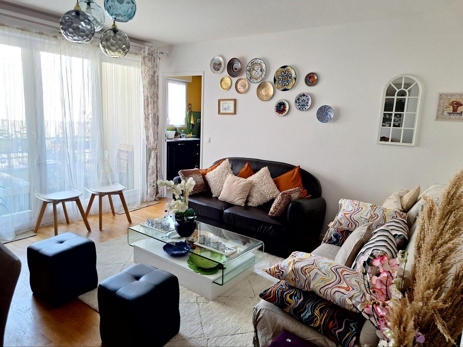 
                                                Colocation
                                                 Appartement en colocation de 4 pièces 77m2