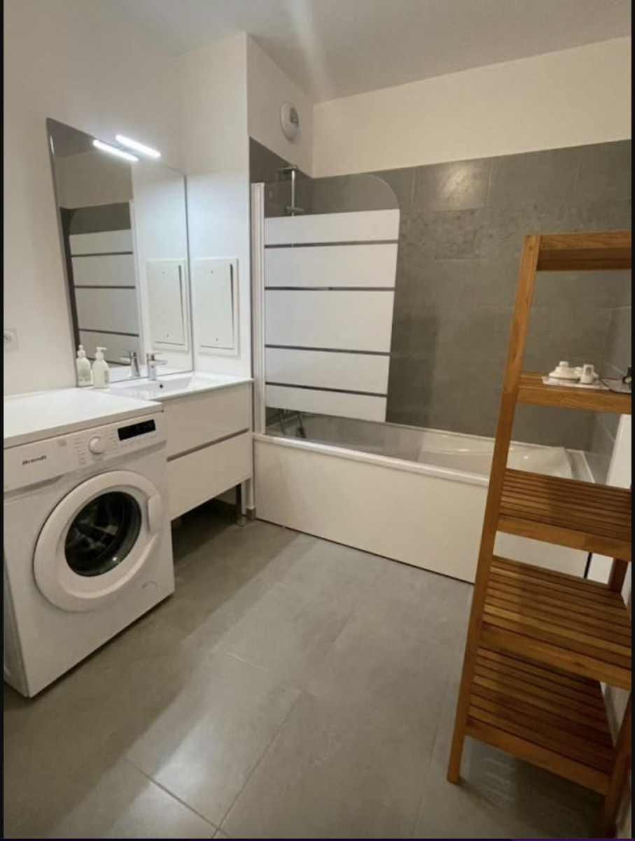 
                                                Colocation
                                                 Appartement en colocation meublé à Poissy