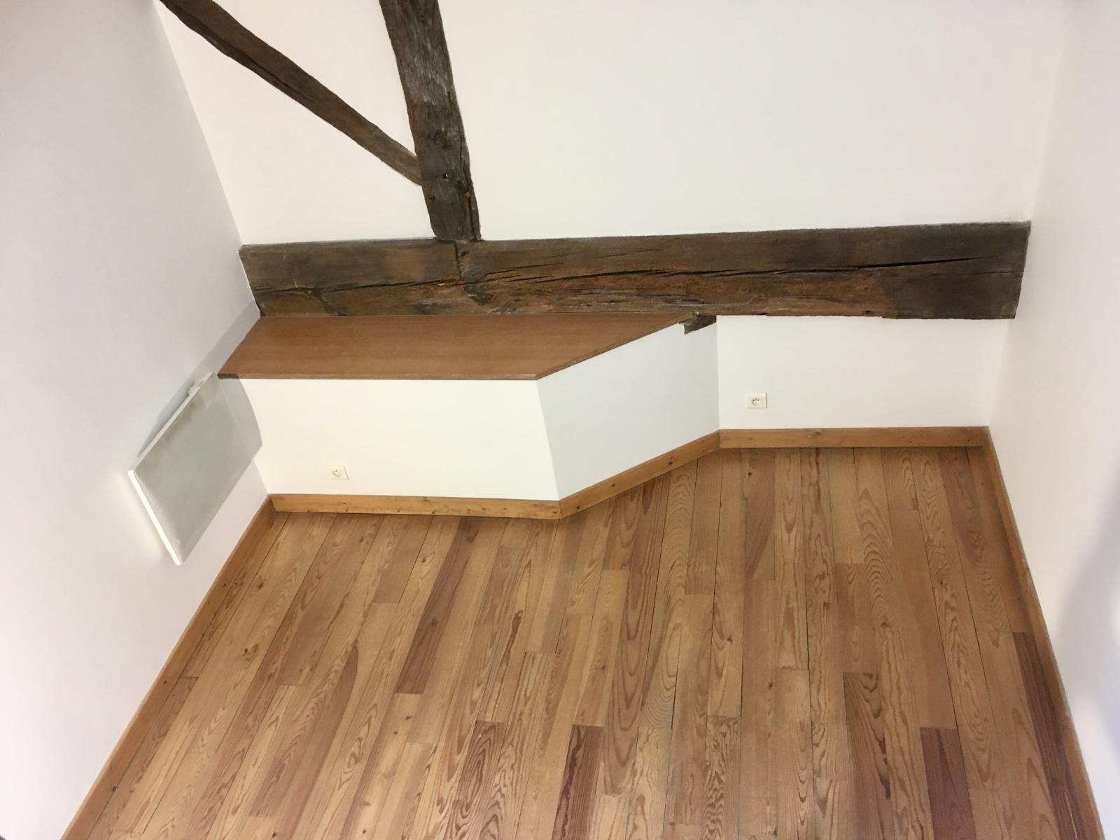 
                                                Location
                                                 Appartement en duplex, style T3, Vieux Bordeaux