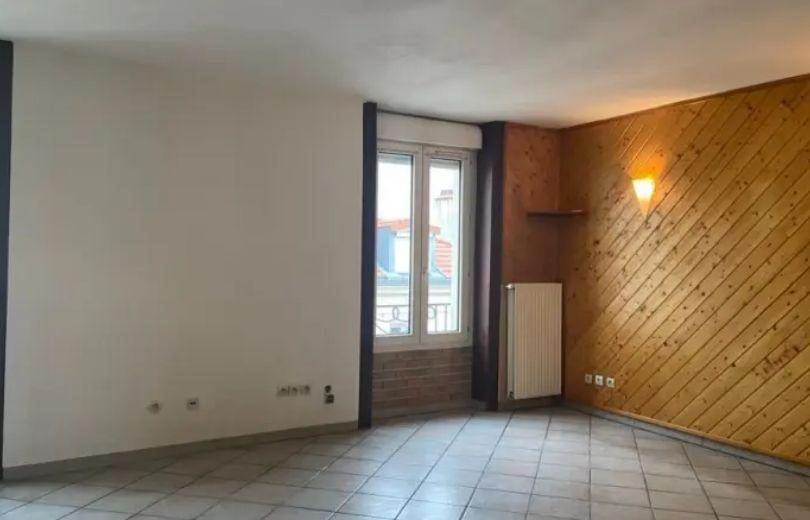 
                                                Location
                                                 Appartement en duplex très clair de 71 m²