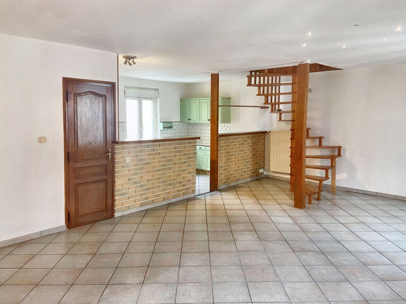 
                                                Location
                                                 Appartement en duplex très clair de 71 m²
