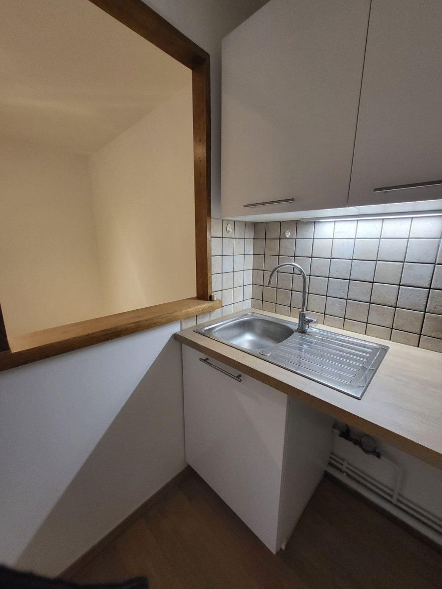 
                                                Location
                                                 APPARTEMENT F 1 bis  AU CALME, JARDINET