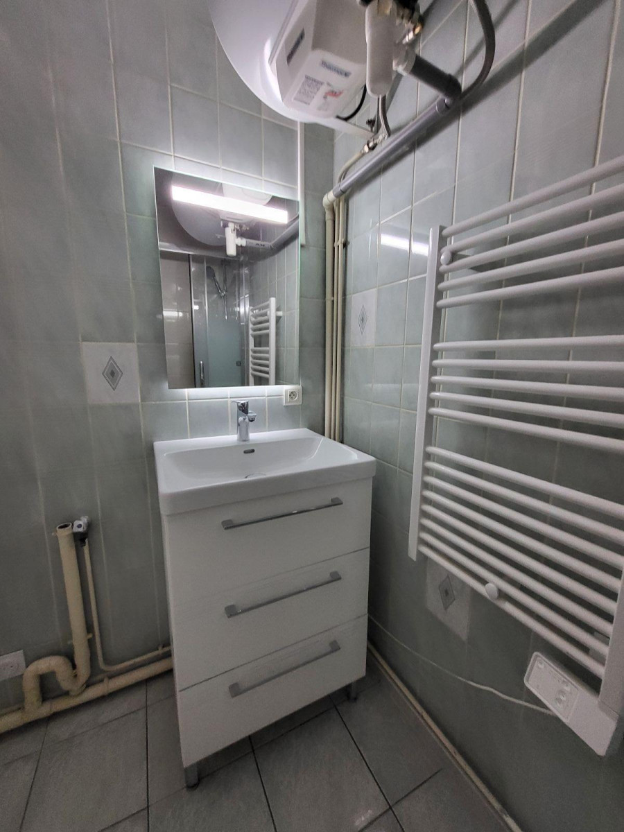 
                                                Location
                                                 APPARTEMENT F 1 bis  AU CALME, JARDINET