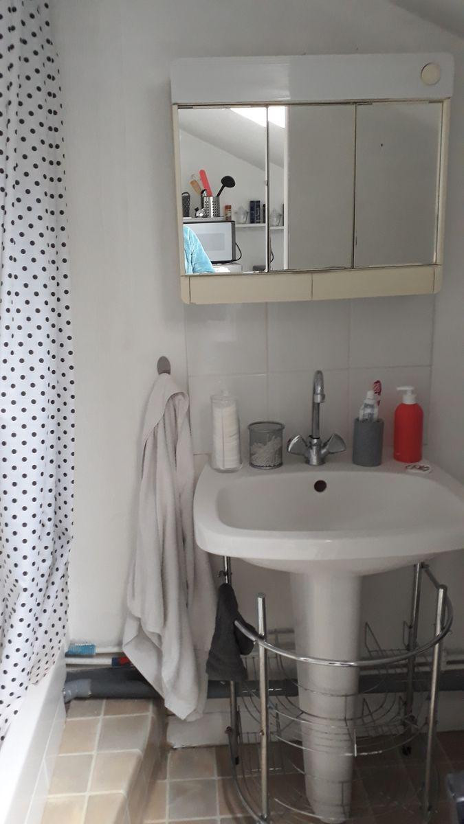 
                                                Location
                                                 Appartement F1 BIS plein centre mais hyper calme