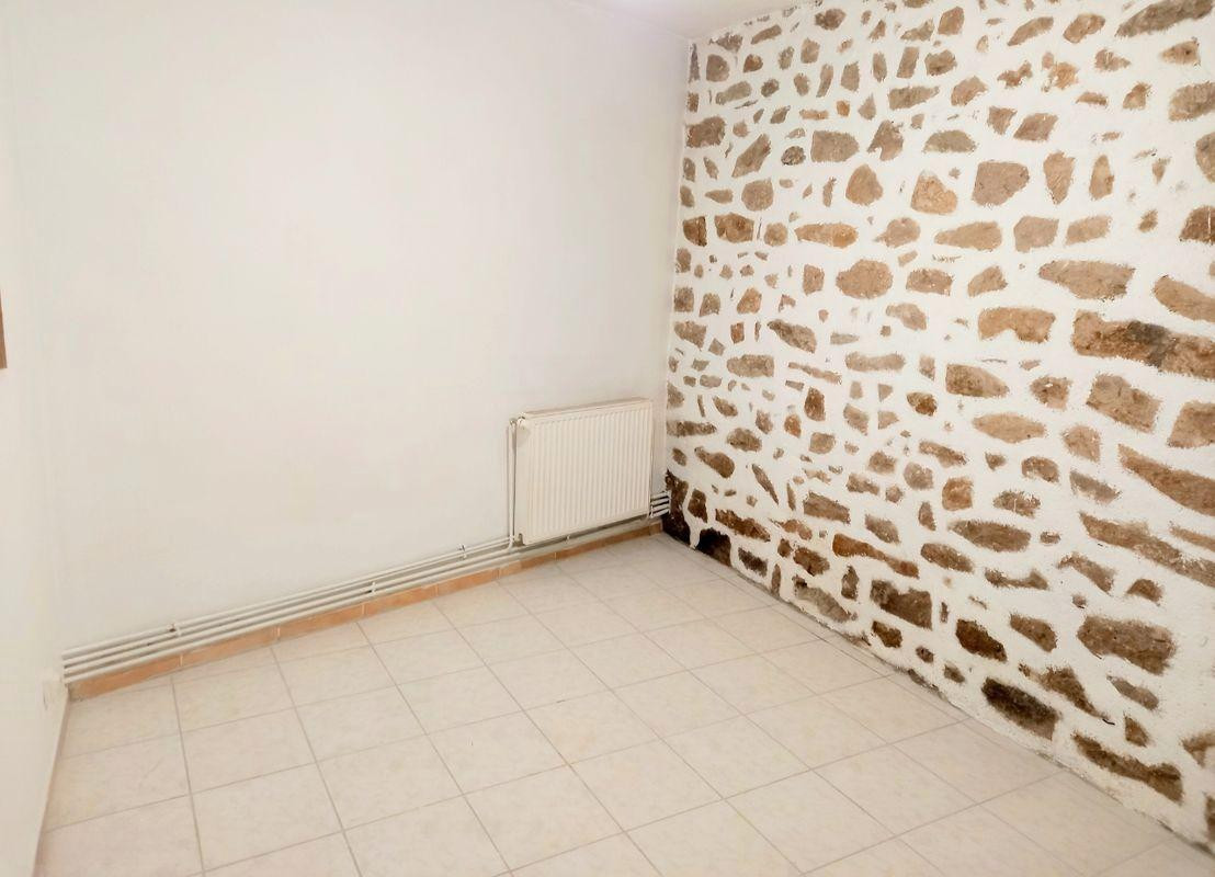 
                                                Location
                                                 Appartement F1 Saint-Etienne centre