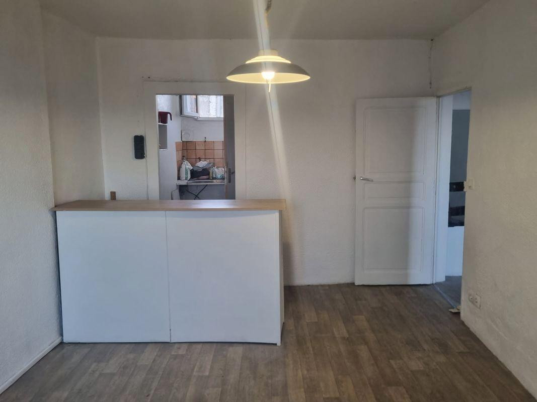 
                                                Location
                                                 Appartement F2, 28 m2