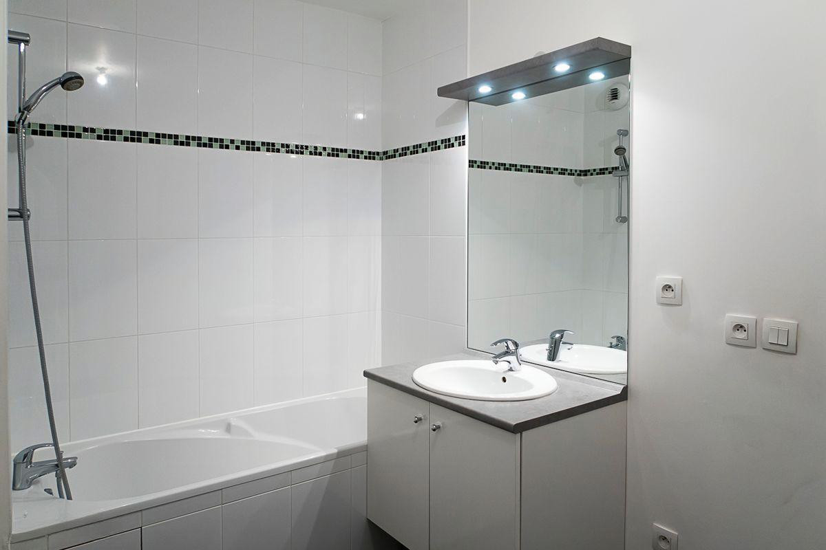 
                                                Location
                                                 Appartement F2 45m² dernier étage avec balcon