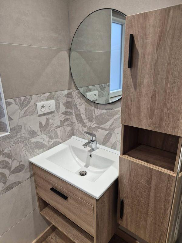 
                                                Location
                                                 Appartement F2 centre ville