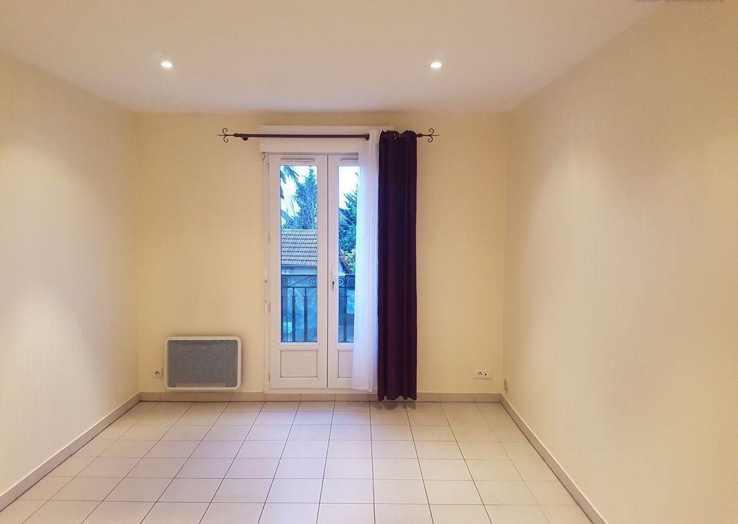 
                                                Location
                                                 Appartement F2 de 33m² au Mont-Valérien