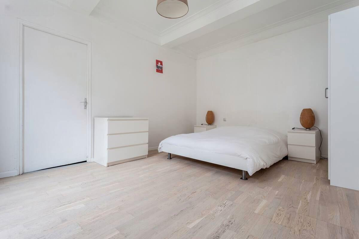
                                                Location
                                                 Appartement F2 Ecusson Centre Historique