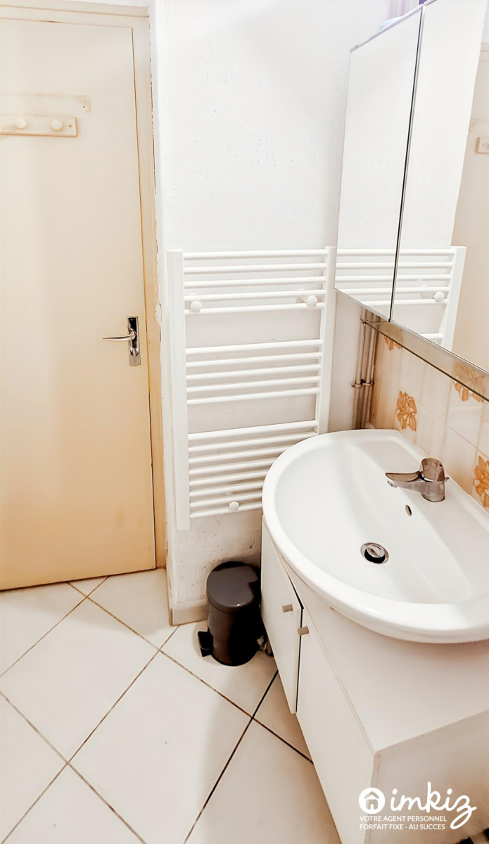 
                                                Vente
                                                 Appartement F2 en Forêt , au bord de la mer