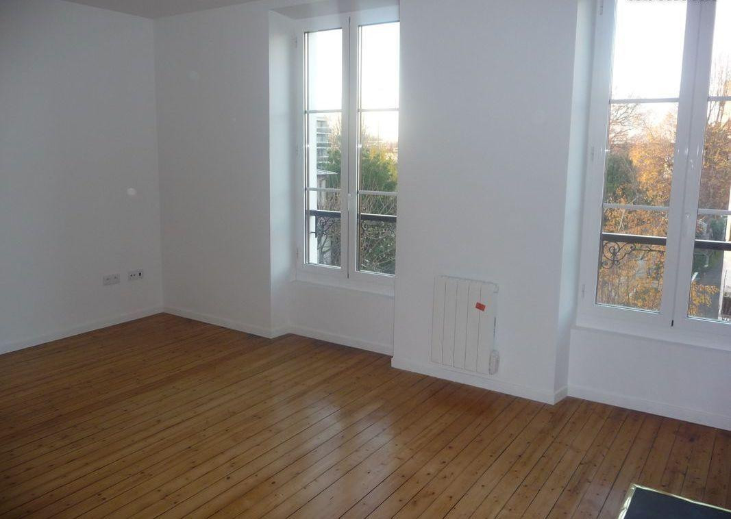 
                                                Location
                                                 Appartement F2 en très bon état général