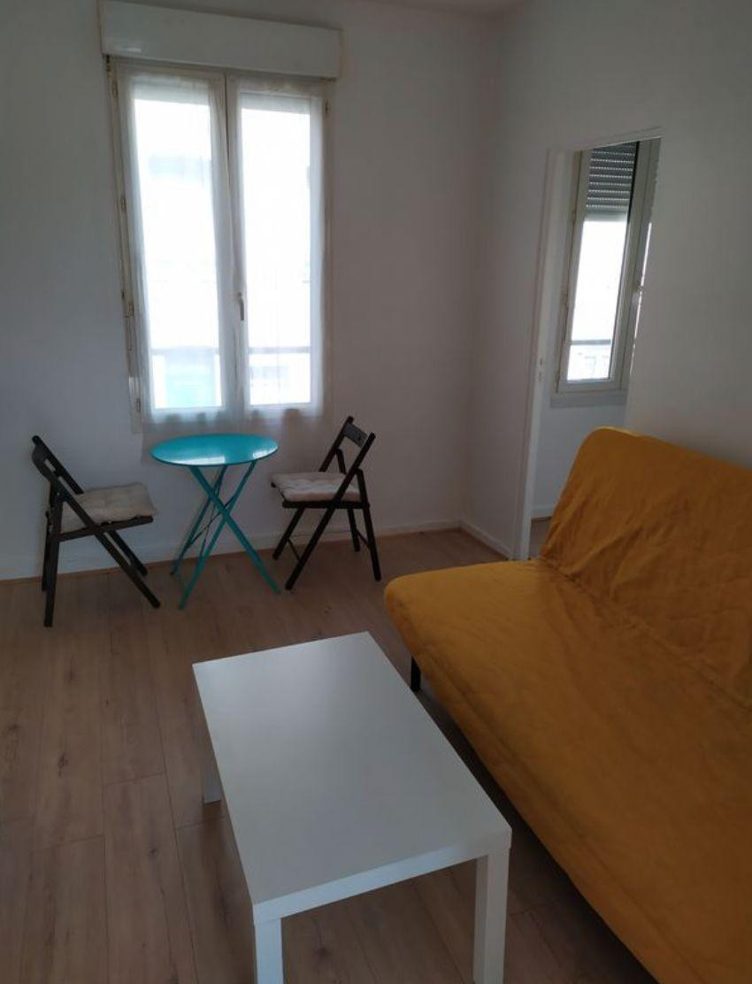 
                                                Location
                                                 Appartement F2 meublé