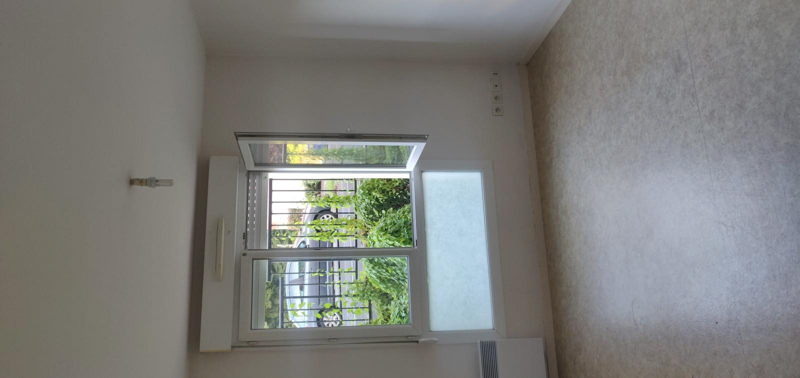 
                                                Location
                                                 Appartement F2 proche Université