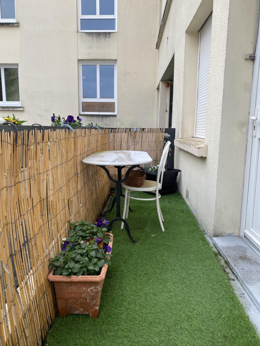
                                                Location
                                                 Appartement F2 tout équipé,meublé Parking prive