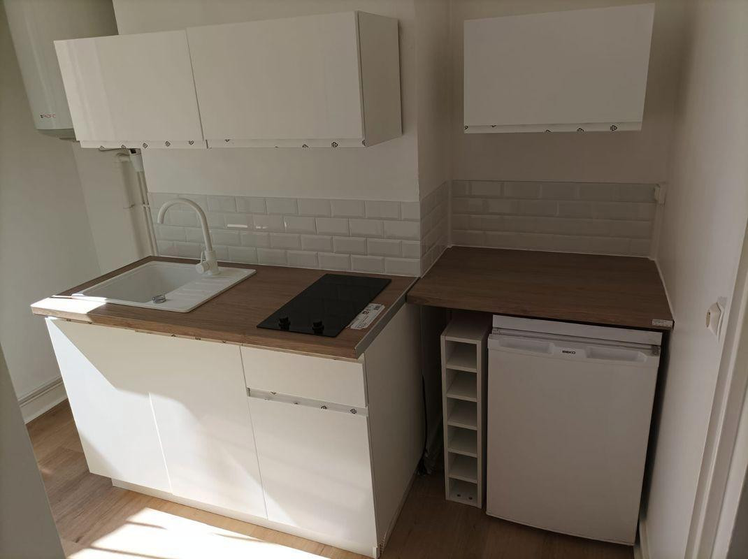 
                                                Location
                                                 Appartement F2 université