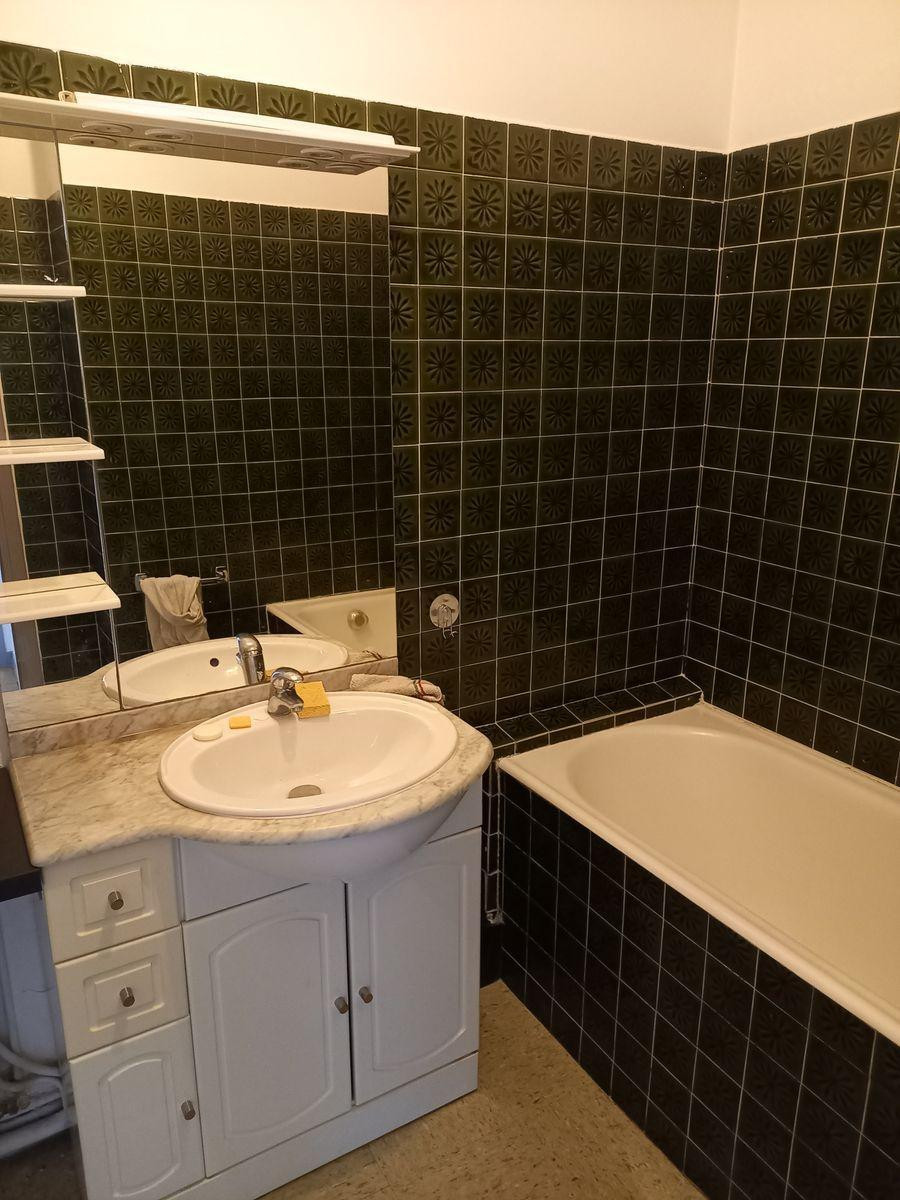 
                                                Location
                                                 Appartement F2 vieux port Marseille