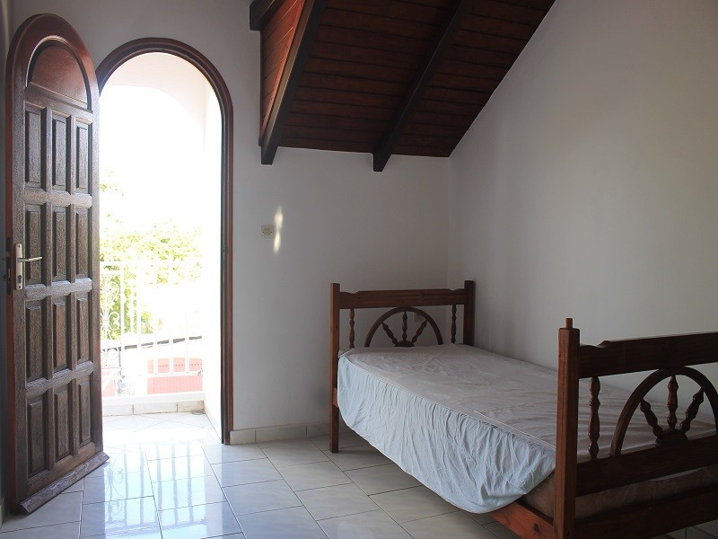 
                                                Vente
                                                 Appartement F3 Duplex Bourg Saint-François
