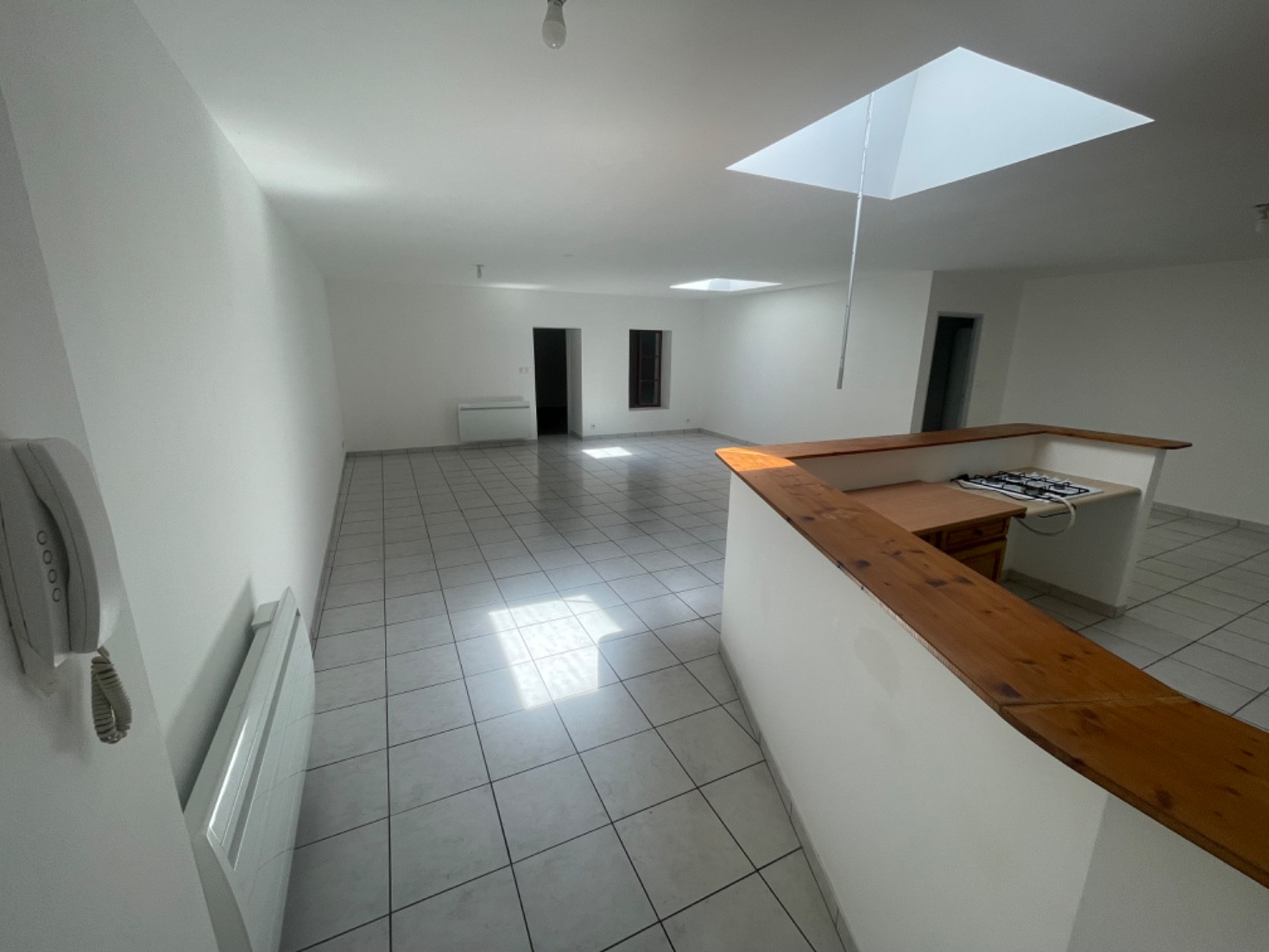 
                                                Location
                                                 Appartement F3 lumineux de 67m² - Dispo fin mai