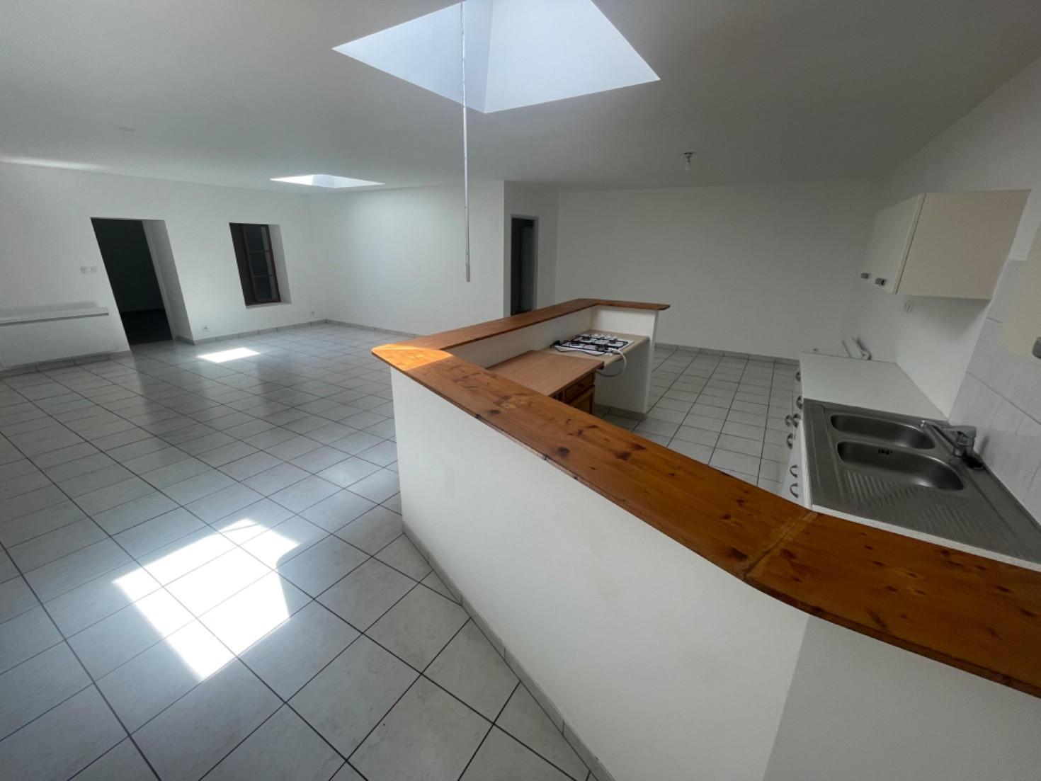
                                                Location
                                                 Appartement F3 lumineux de 67m² - Dispo fin mai
