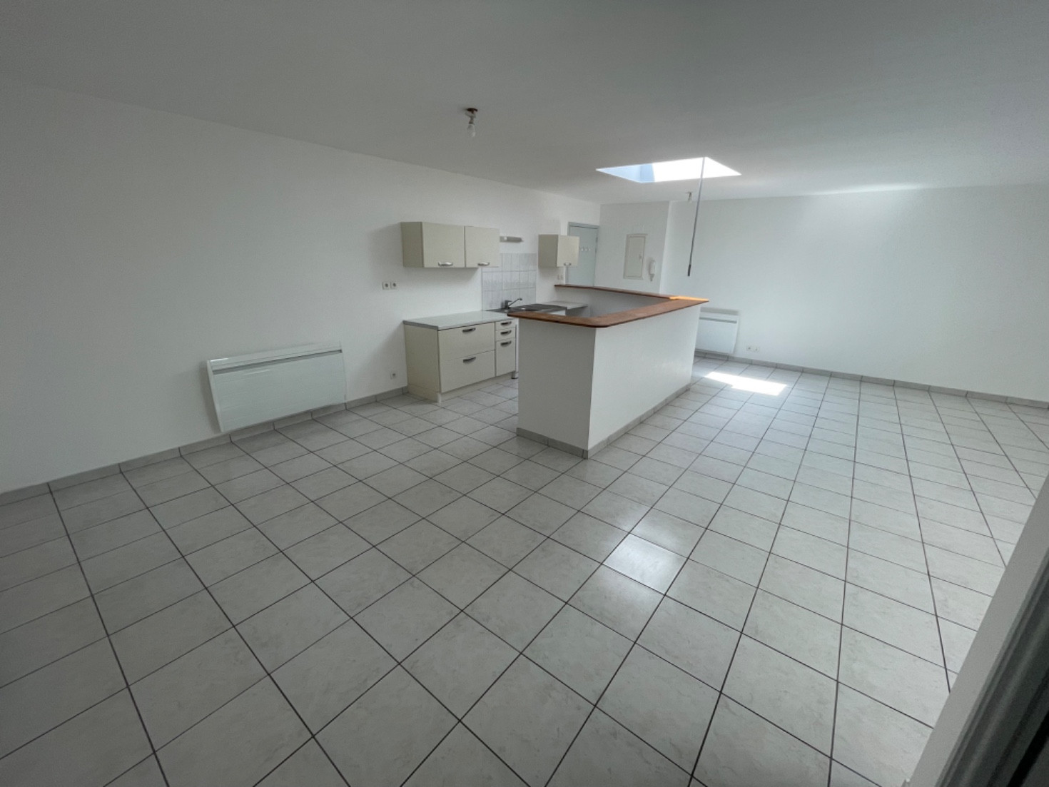 
                                                Location
                                                 Appartement F3 lumineux de 67m² - Dispo fin mai