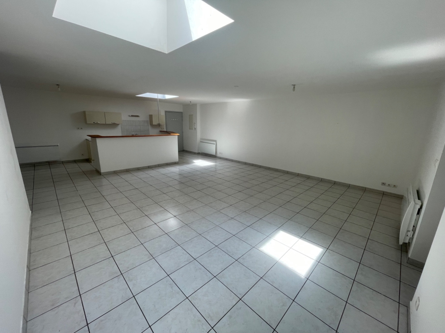 
                                                Location
                                                 Appartement F3 lumineux de 67m² - Dispo fin mai