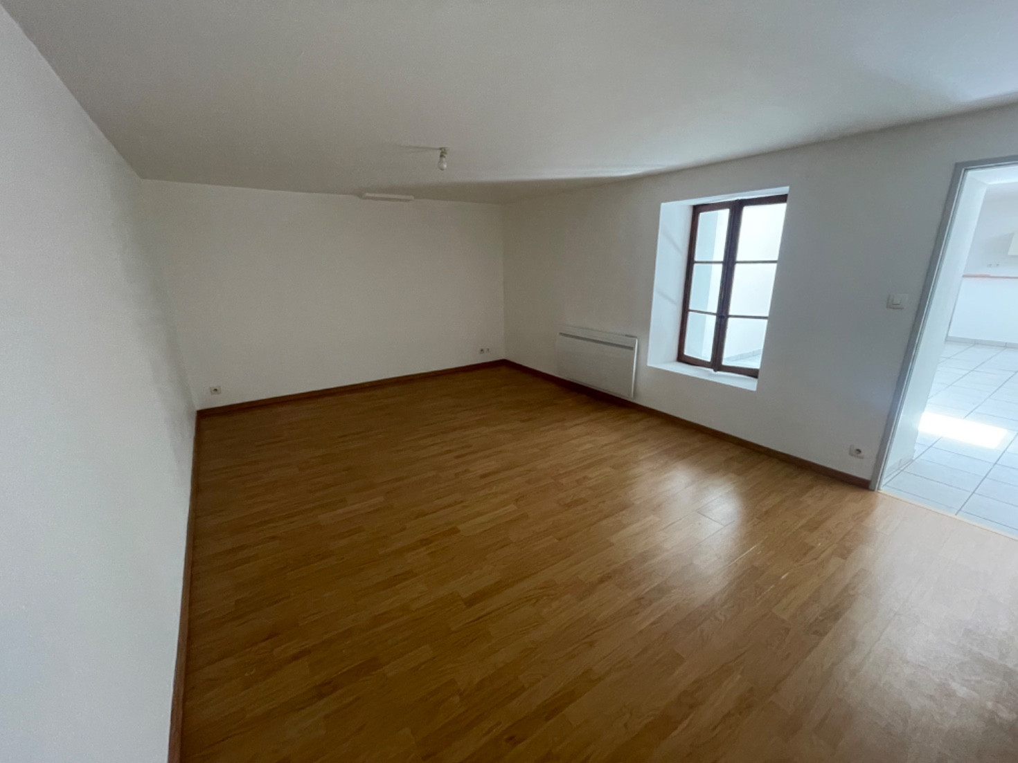
                                                Location
                                                 Appartement F3 lumineux de 67m² - Dispo fin mai