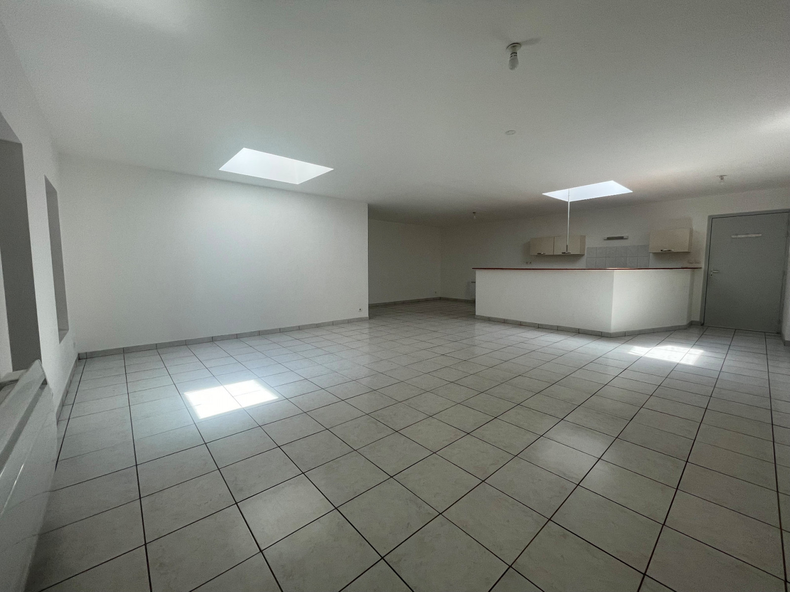 
                                                Location
                                                 Appartement F3 Lumineux de 68 m²