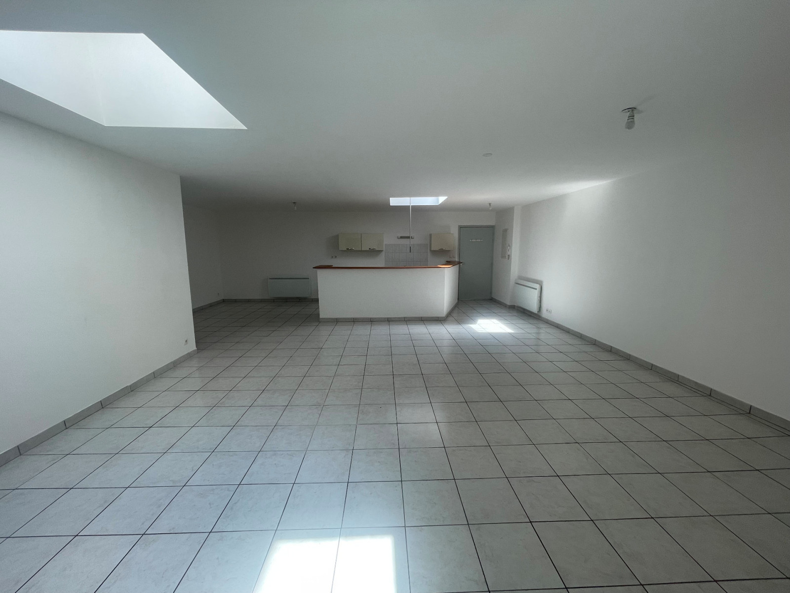 
                                                Location
                                                 Appartement F3 Lumineux de 68 m²